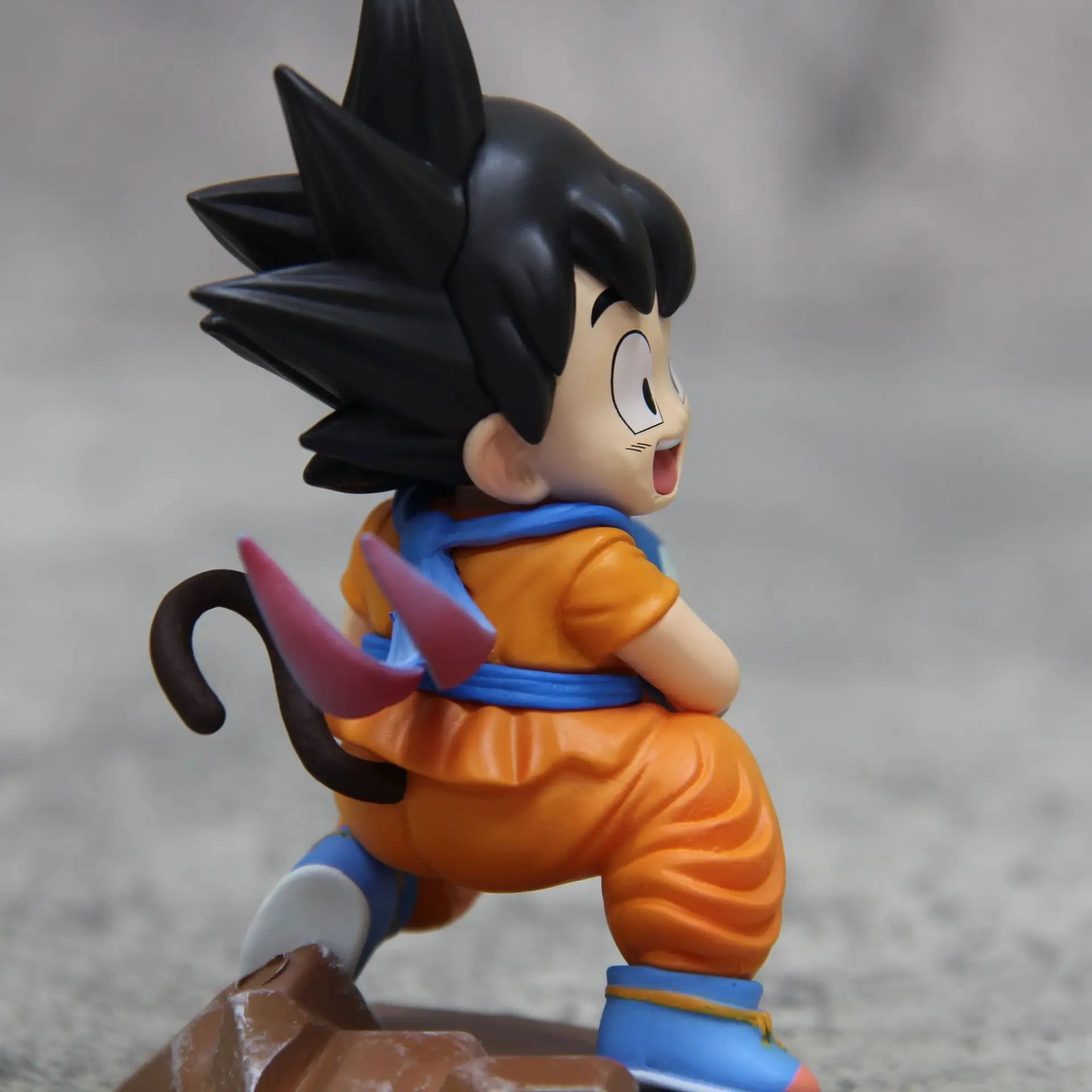 Dragon Ball Childhood Little Goku Hugs Puer Ya Mu Tea Little Follower Figures Doll Pvc Model Statue Collection Toys Ornamen Gift